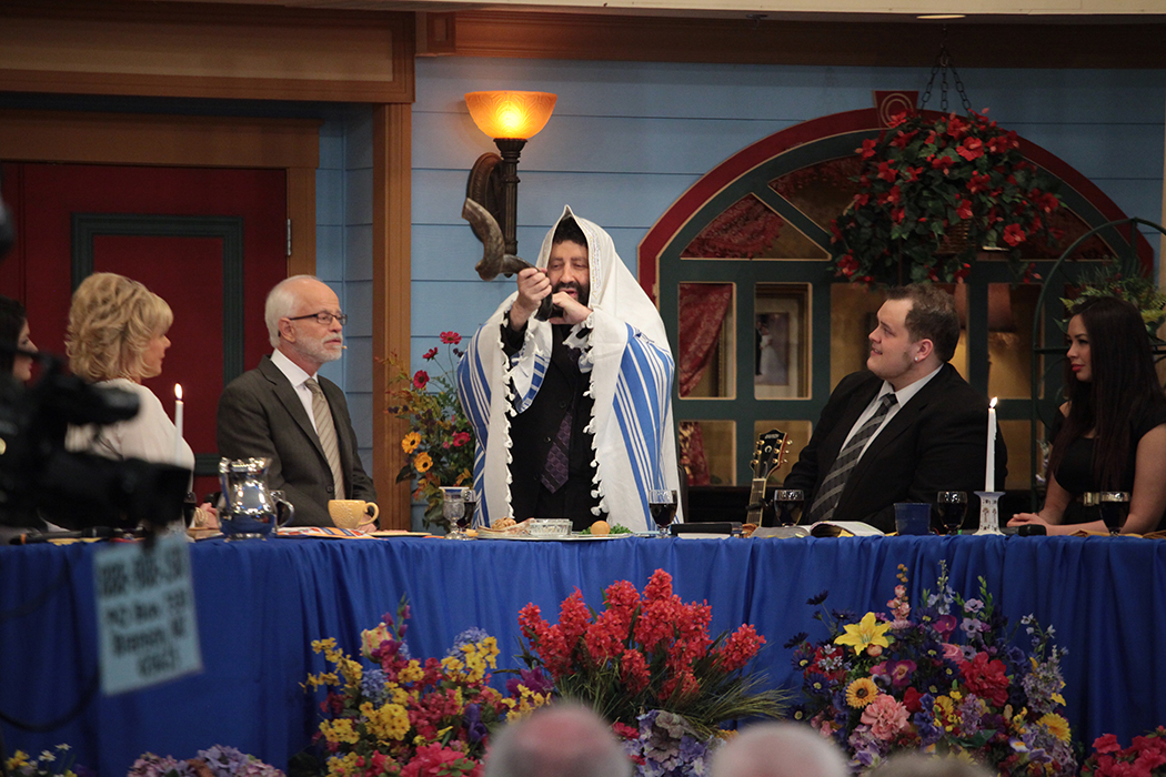 jimbakkershowpassovercelebrationrabbijonathancahnblowingthe