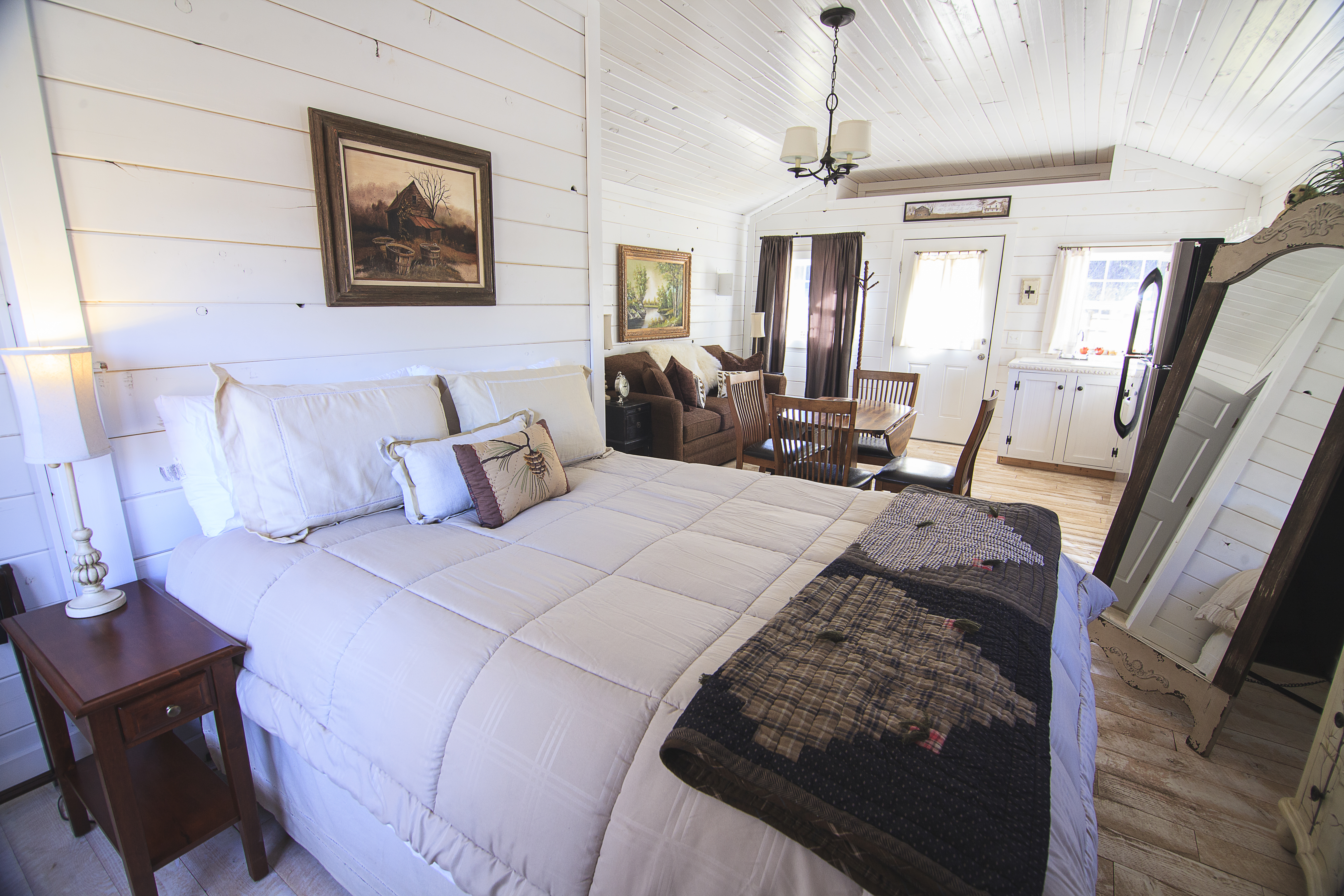Cozy Cottage Studio