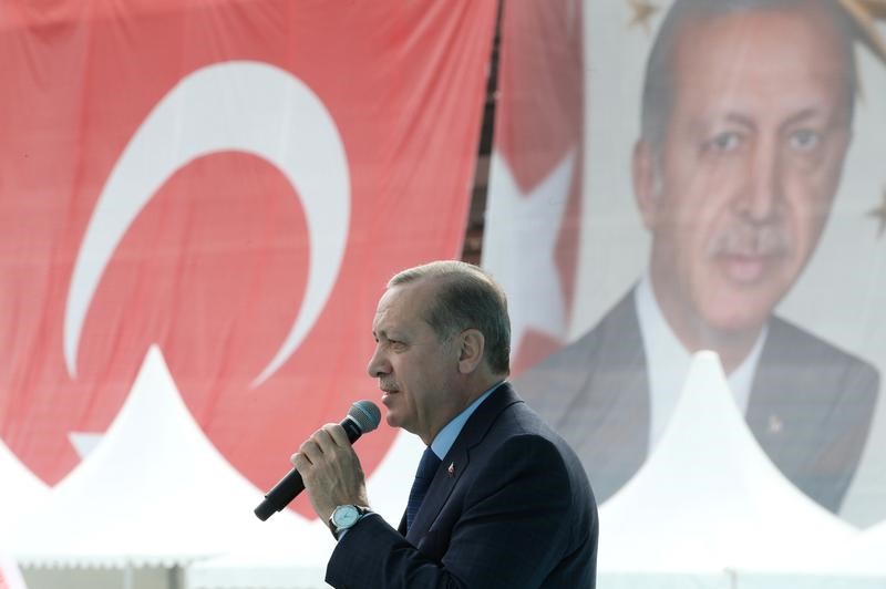 FILE PHOTO: Turkish President Tayyip Erdogan delivers a speech during a ceremony in Bursa, Turkey April 5, 2017. Yasin Bulbul/Presidential Palace/Handout via REUTERS