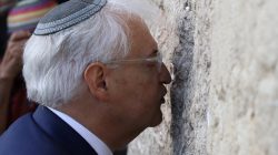 David Friedman, new United States Ambassador to Israel, kisses the Western Wall after arriving in the Jewish state on Monday and immediately paying a visit to the main Jewish holy site, in Jerusalem's Old City May 15, 2017 REUTERS/Ammar Awad