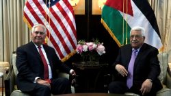 U.S. Secretary of State Rex Tillerson (L) meets with Palestinian President Mahmoud Abbas in Washington, U.S., May 3, 2017. REUTERS/Yuri Gripas