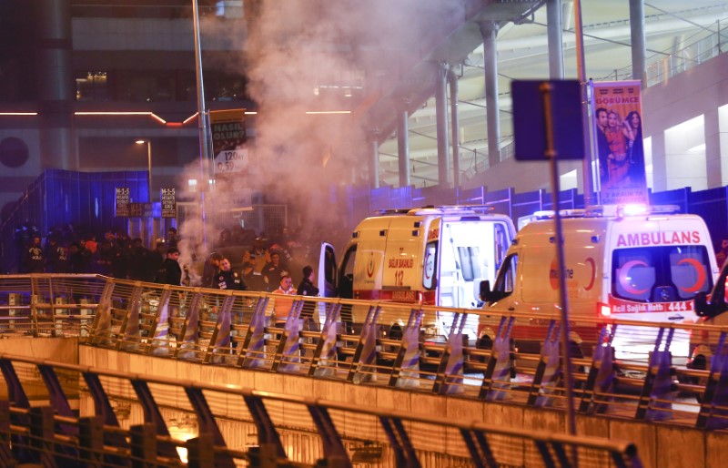 Police and ambulances arrive at the site of an explosion in central Istanbul, Turkey, December 10, 2016. REUTERS/Murad Sezer