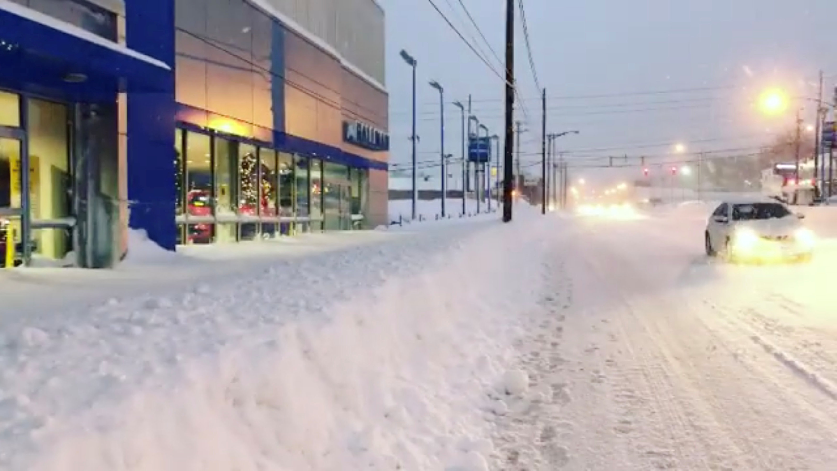 Erie Pennsylvania Buried Under Record Snowfall A Crippling Snow Event 
