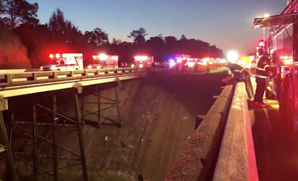 Bus carrying students crashes in Alabama, killing at least one