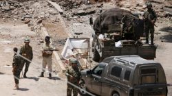Syrian army soldiers stand as they hold their weapons in Deraa, Syria, July 4, 2018. REUTERS/Omar Sanadiki