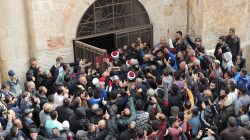 Palestinian Muslims enter the Golden Gate near Al-Aqsa mosque in Jerusalem's Old City February 22, 2019. REUTERS/Ammar Awad