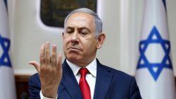 FILE PHOTO: Israeli Prime Minister Benjamin Netanyahu gestures during the weekly cabinet meeting at his office in Jerusalem July 7, 2019. Abir Sultan/Pool via REUTERS/File Photo