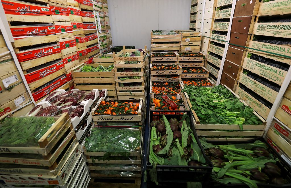 Britain faces food shortages in nodeal Brexit scenario, industry body says