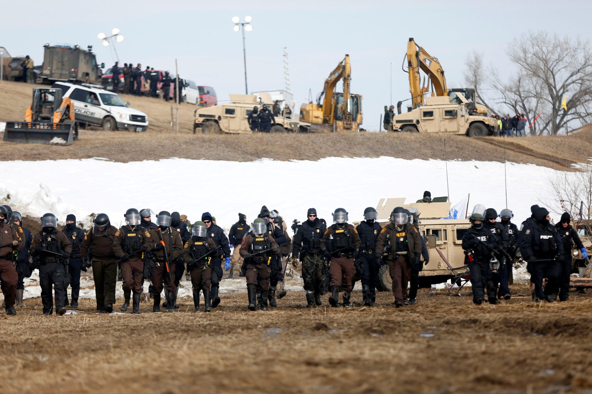 U.S. Army Corps allows Dakota Access pipeline to stay open during