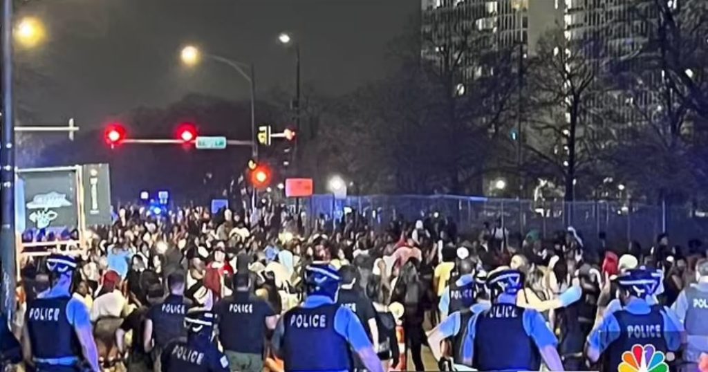 Night of Chaos in Chicago being dubbed ‘teen trends’ as police seen to