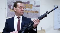 Medvedev-with-big-gun