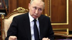 Putin-at-desk