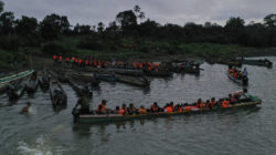 Migrant-water-crossing