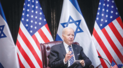 Biden-with-Israel-and-US-Flags